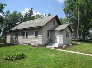 23065 Wild Creek Rd, Le Center, MN 56057