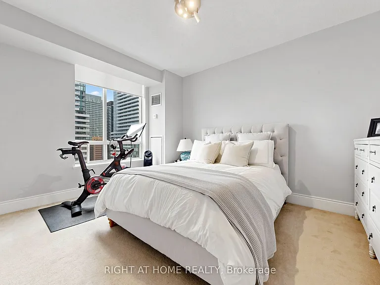 123 Eglinton Ave E #Penthouse 4 — Photo 34