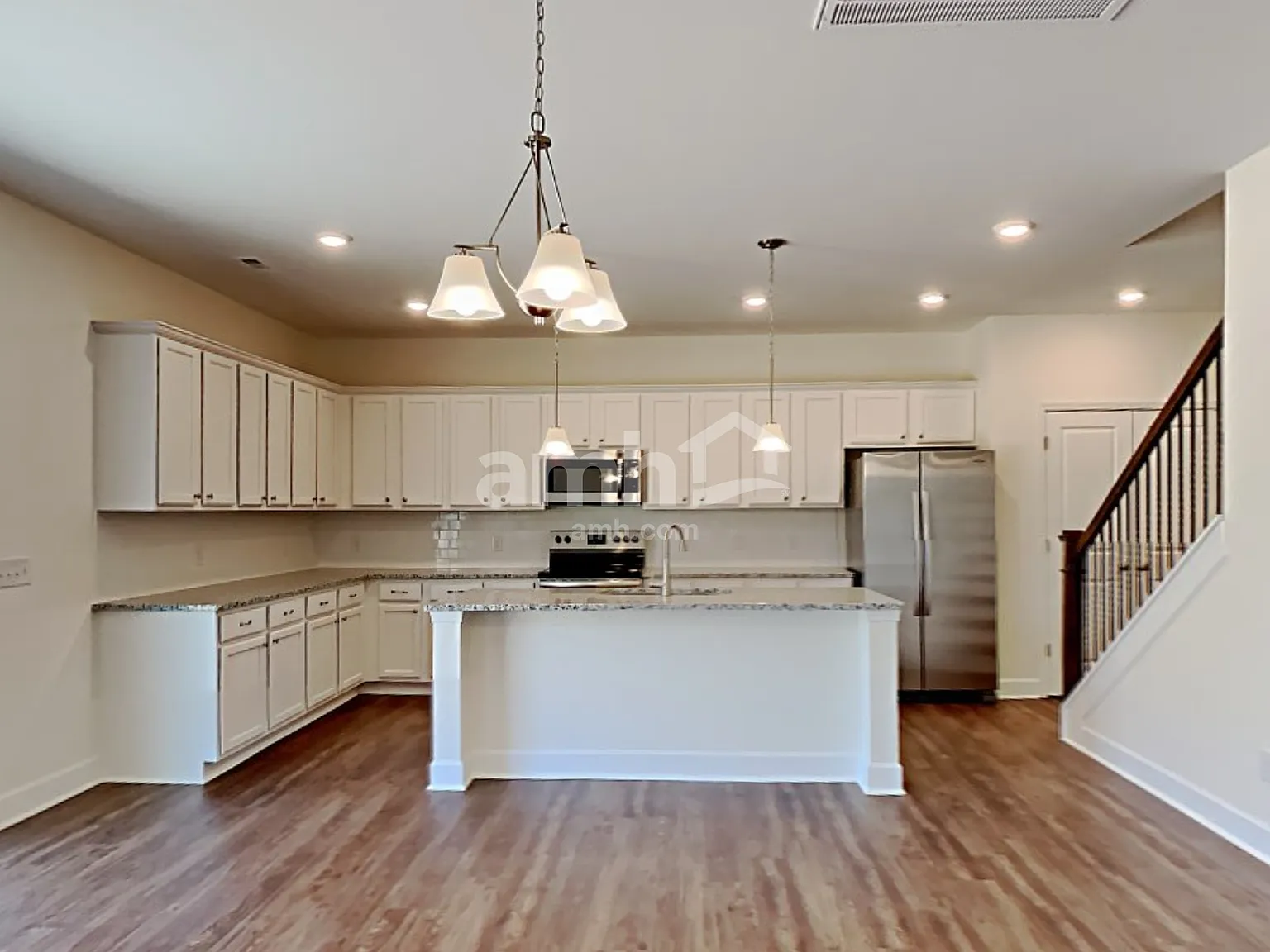5 bed, 3.0 bath, 2553 sqft, $2,830 — Photo 4