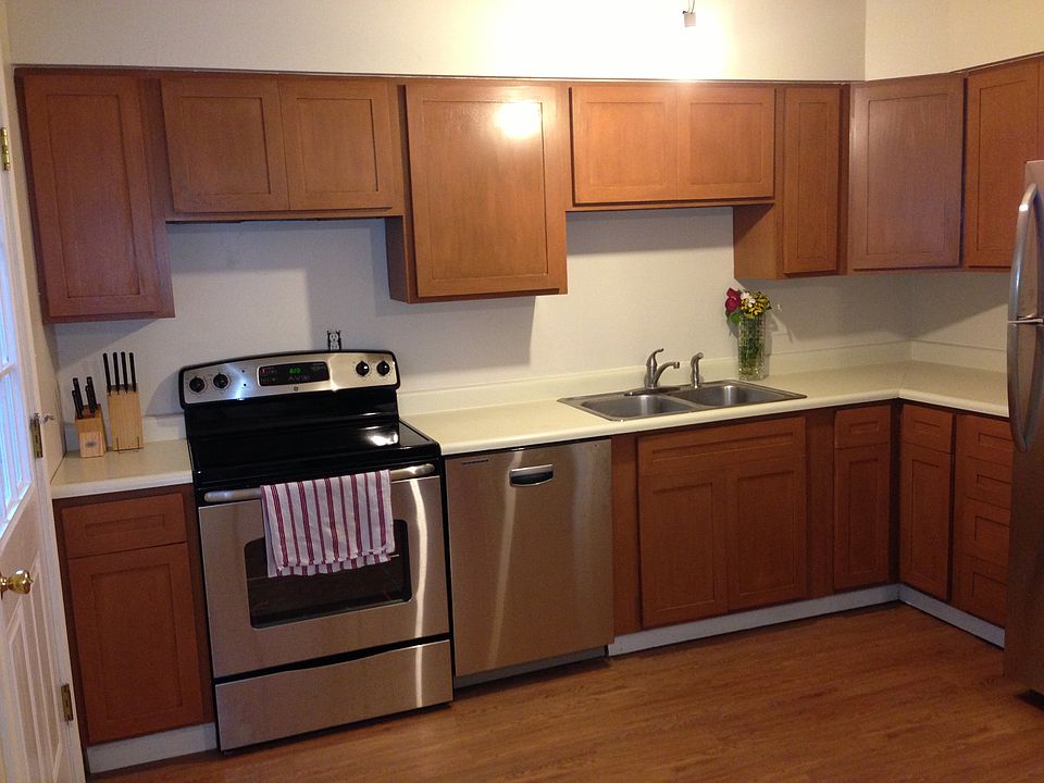 9739 Crestbrook Dr, Cincinnati, OH 45231 | Zillow