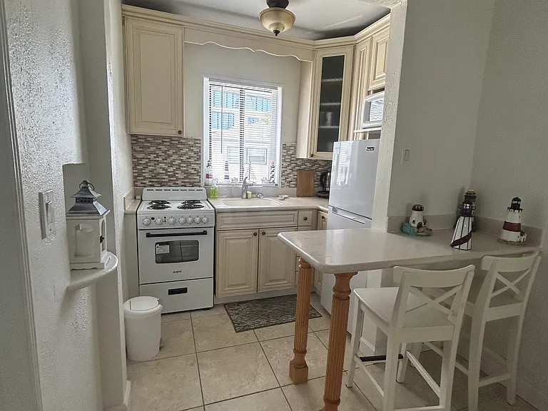 311 Liberty St #18 — Photo 6