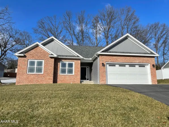 293 Brush Mountain Rd, Hollidaysburg, PA 16648