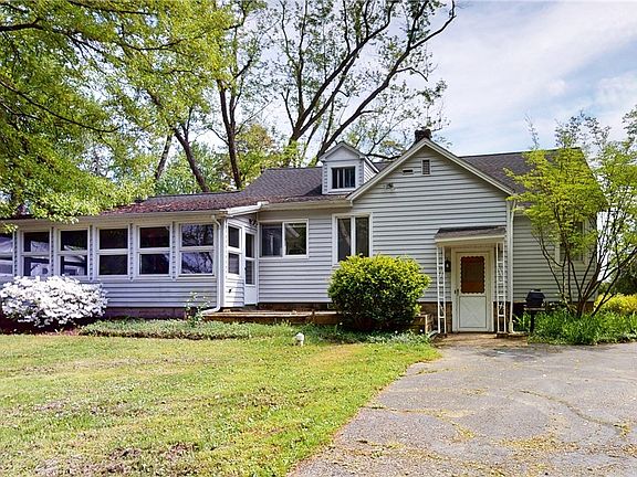 4th image of 104 Paw Paw Lake Dr