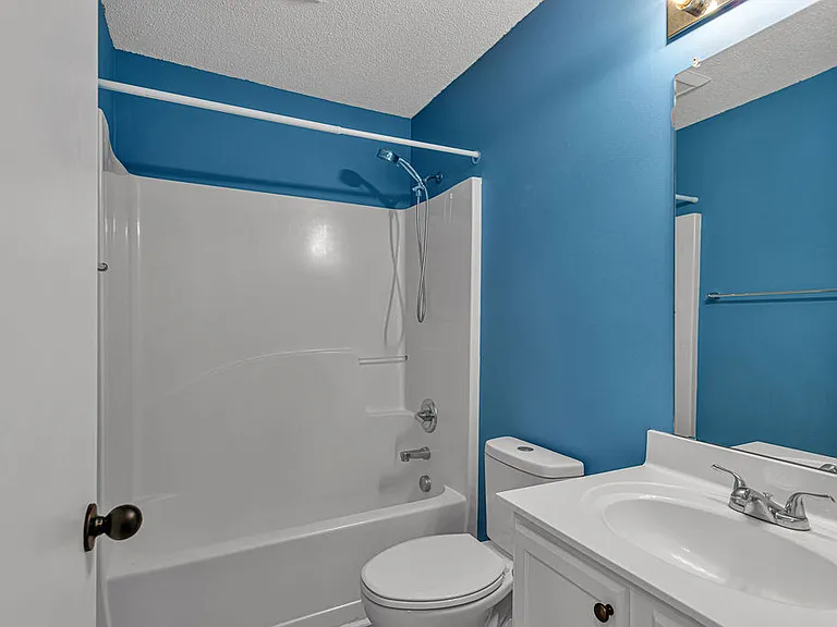 201 Ross Ct — Photo 22