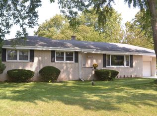 16840 W Roosevelt Ave, New Berlin, WI 53151