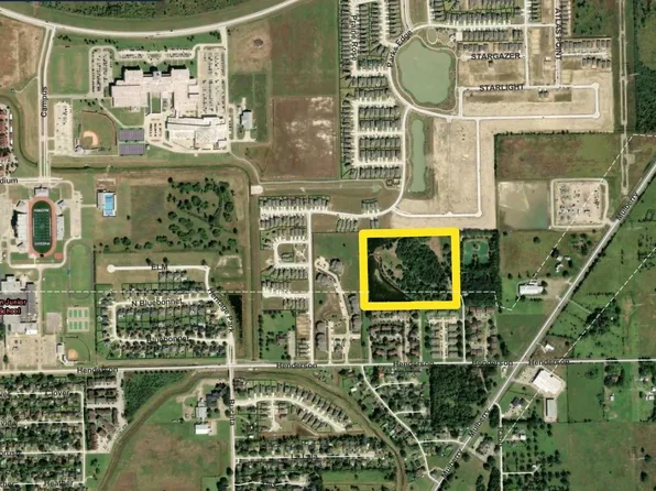 101 Julie K Ln, Angleton, TX 77515