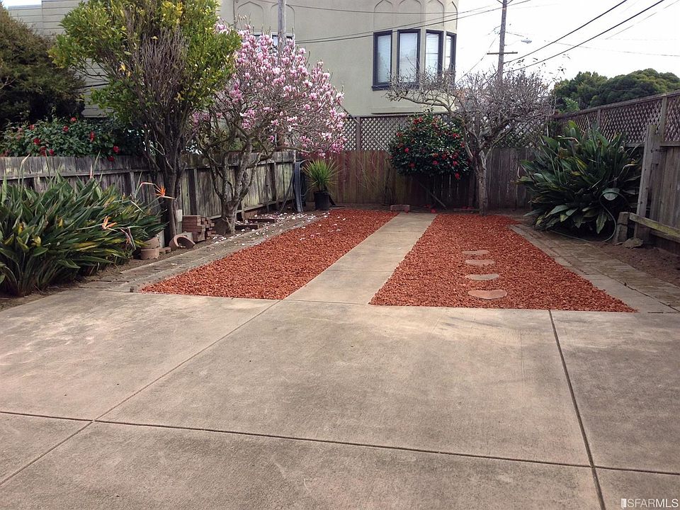 2nd image of 199 Capistrano Ave