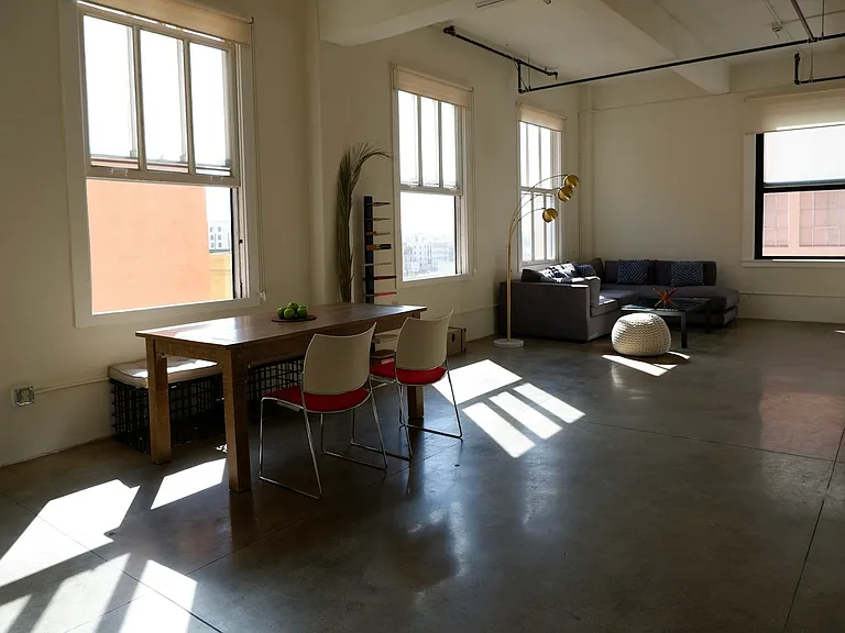738 S Los Angeles St — Photo 3