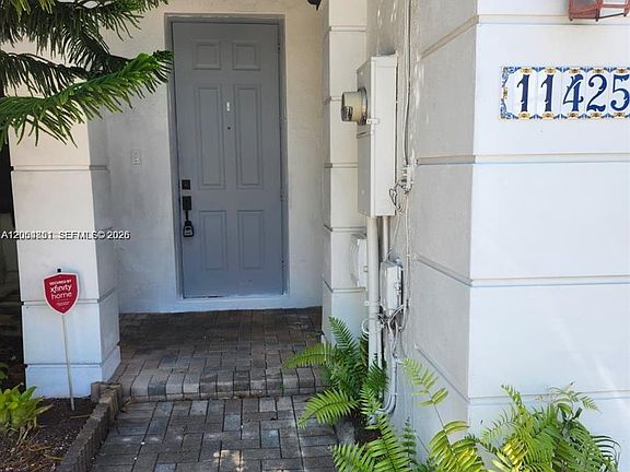 4th image of 11425 NW 76th Ter