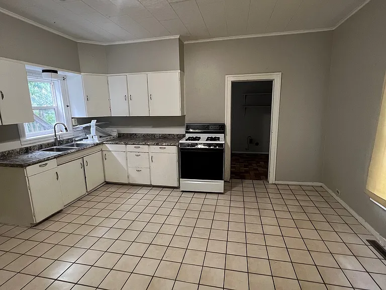 608 Otter Ave #1 — Photo 8