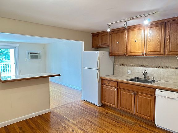 3rd image of 12 Portland St APT 7
