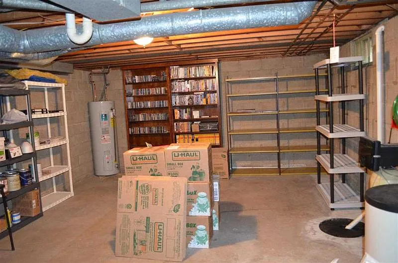 1005 E Woodside St photo 1