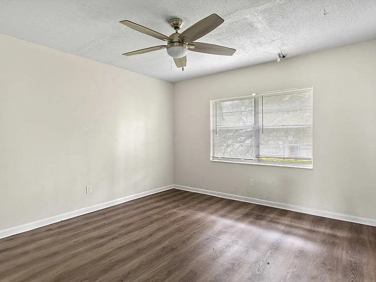 2325 W Pensacola St #121 — Photo 12