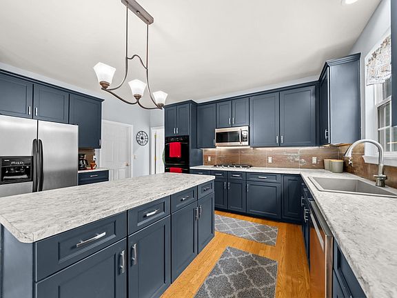 4th image of 710 Northgate Dr