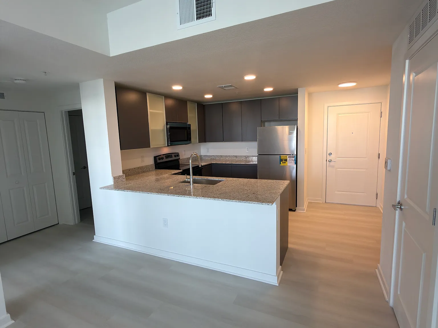 2 bed, 1023 sqft, $1,750 — Photo 4