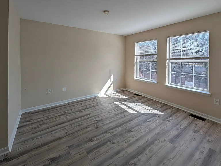 1023 Ross St — Photo 15