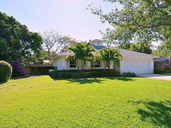 2nd image of 4126 NE Carrol Ct