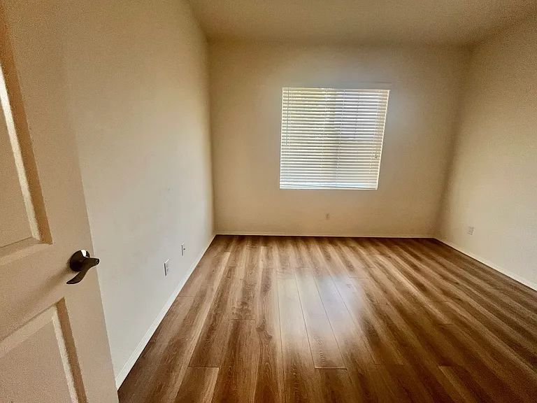7805 Marbil Ln — Photo 15