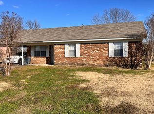 1416 E Pine Circle St, Moorhead, MS 38761