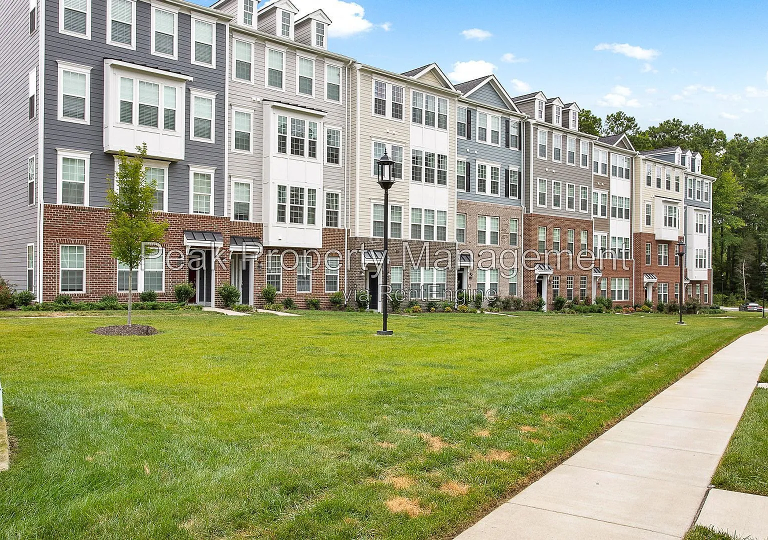 3 bed, 2.5 bath, 1524 sqft, $2,300 — Photo 3