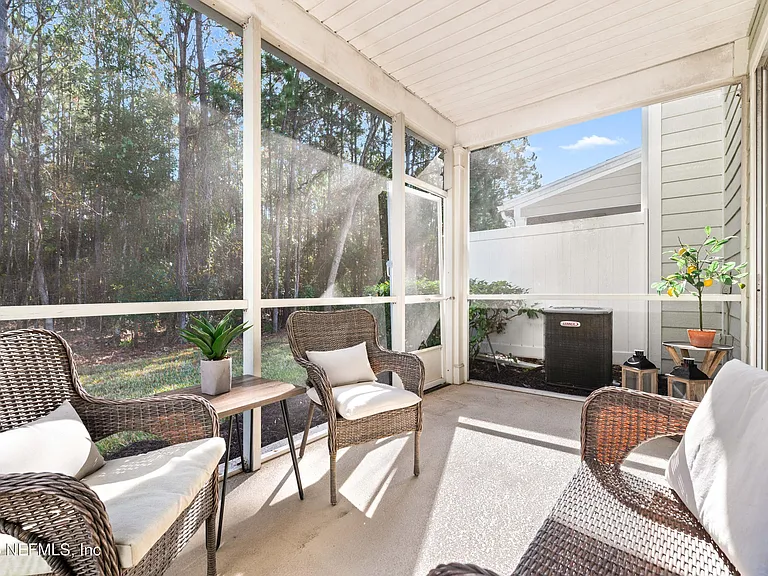 3897 Lionheart Dr — Photo 14