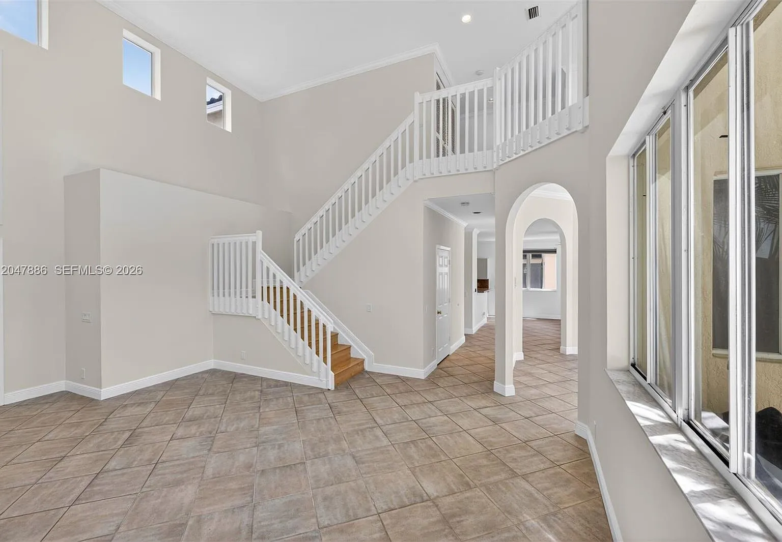 1115 Camellia Cir — Photo 2