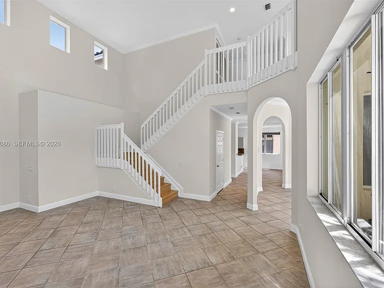 1115 Camellia Cir — Photo 5