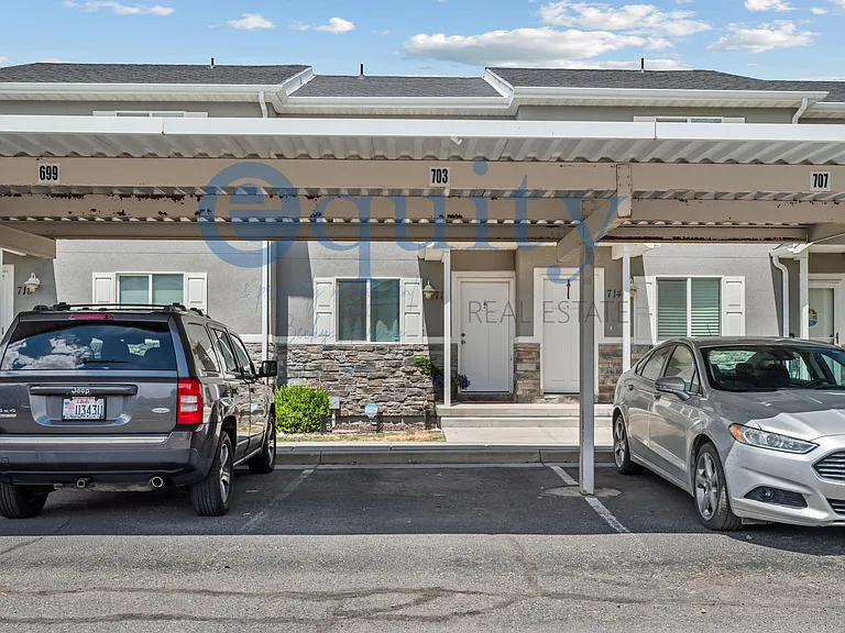 703 Ry Ln — Photo 2