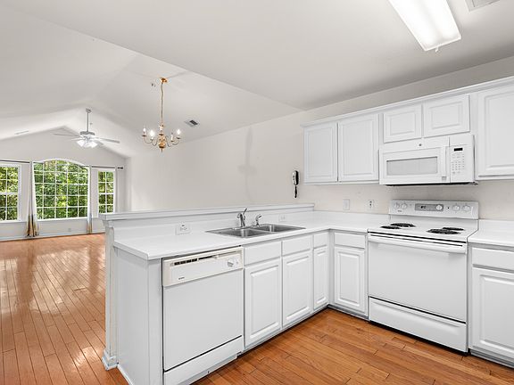 4th image of 1125 Blue Stem Dr. #29-I