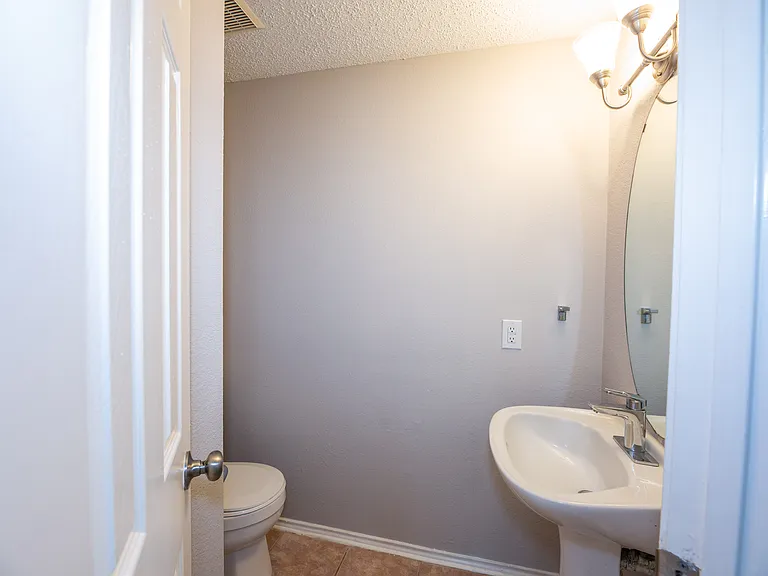 6718 Scarlet Dr — Photo 13