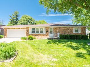 1033 E Madison St, Morton, IL