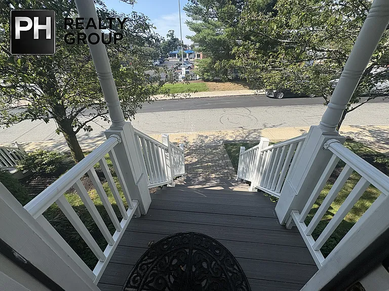 30 Russell St #5 — Photo 26