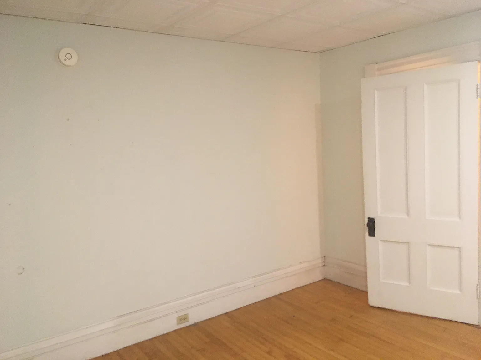 2 bed, 1200 sqft, $2,200 — Photo 2
