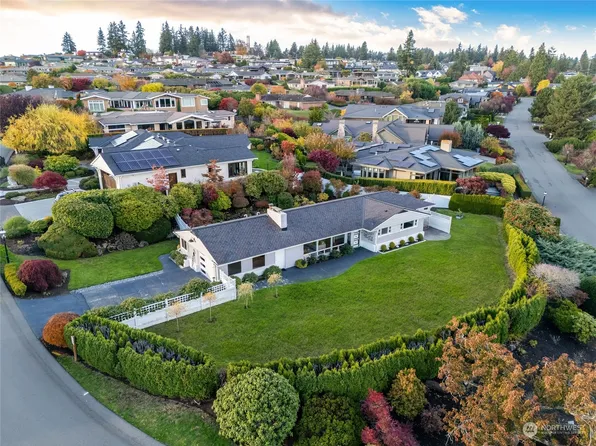 9850 Belfair Road, Bellevue, WA 98004
