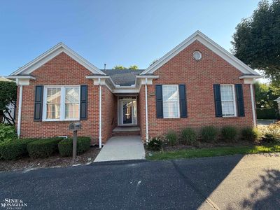 4000 Harbor Place Dr, Saint Clair Shores, MI, 48080