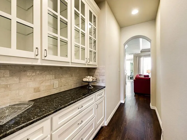 917 Pleasant View Dr — Photo 9