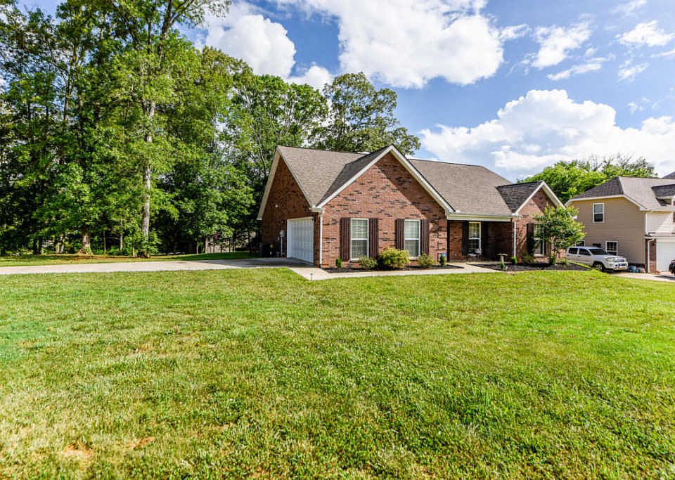 1st image of 103 Blacksmith Ln