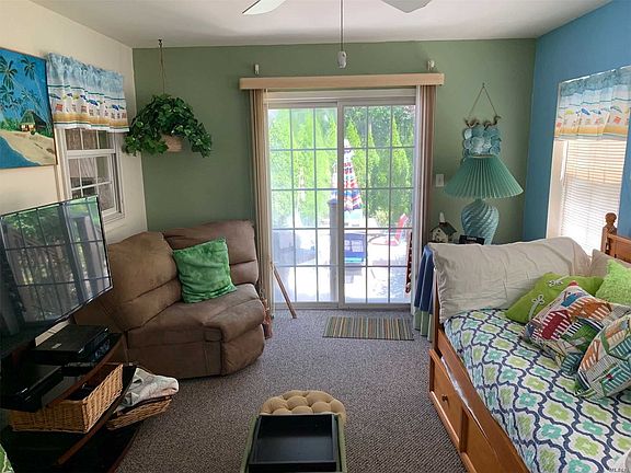 5th image of 35 Village Cir E