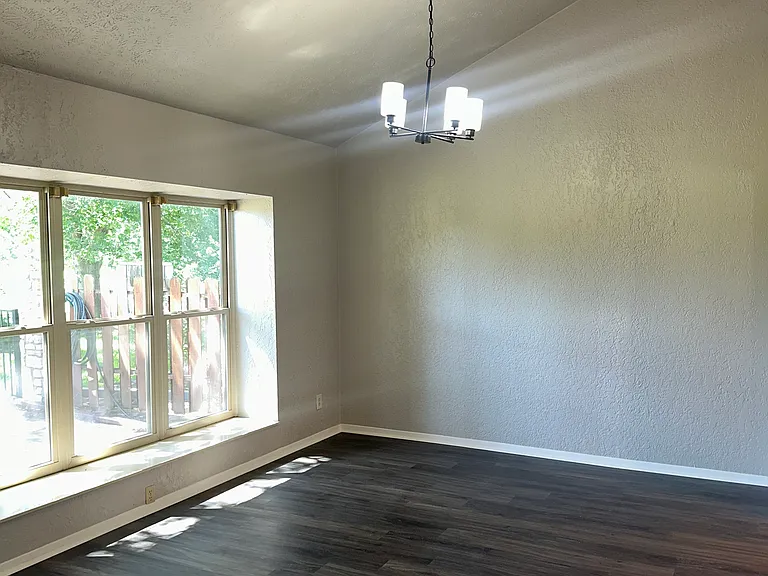 528 Sand Bend Dr — Photo 11
