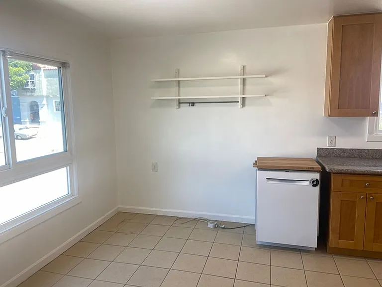 1395 Oakdale Ave — Photo 9