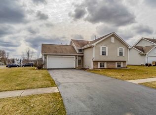 1902 Silverthorn Dr, Byron, IL 61010