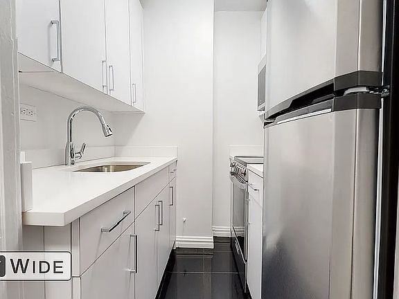 5th image of 145 W 55th St APT 8E