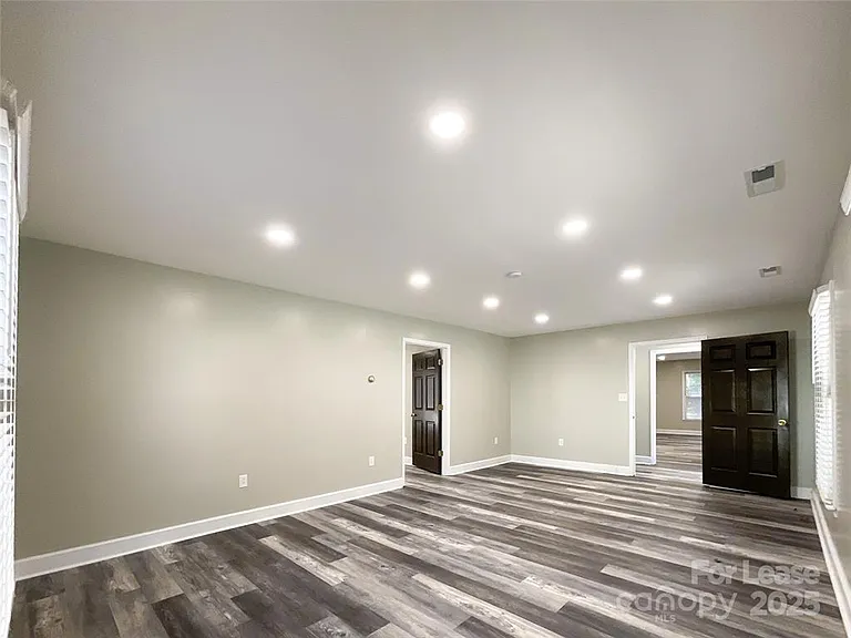 1804 Lucas Ln — Photo 8