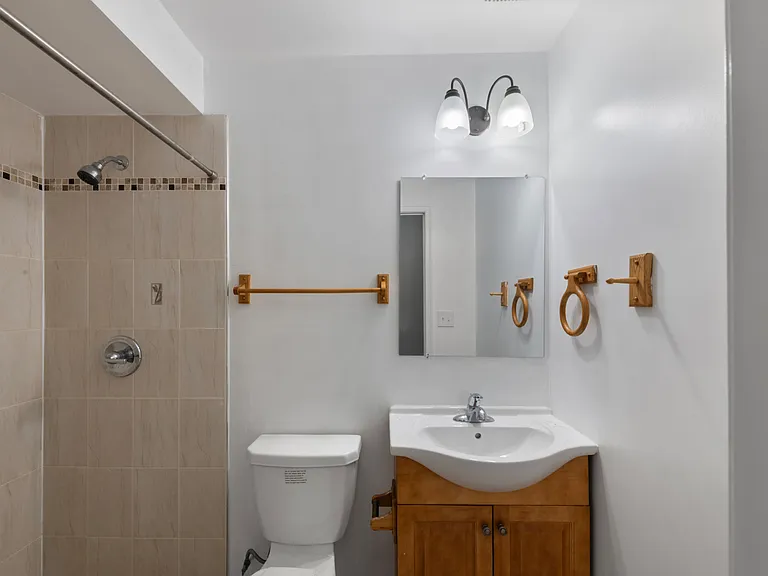 20 Rhodes Pl — Photo 19