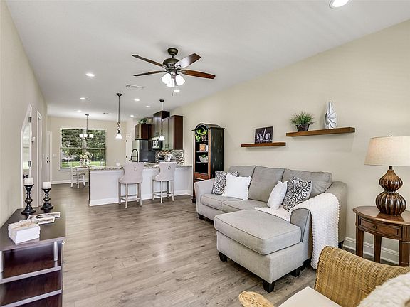 4th image of 18803 Hogan Cir #16