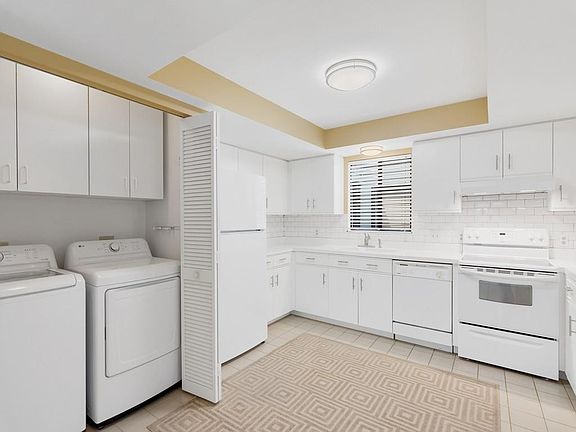 5th image of 2180 Pine Creek #203