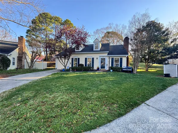 7327 Carrbridge Ln, Charlotte, NC 28226