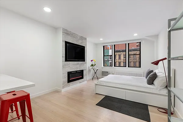 Rented by Edward Seisdedos, LREB | media 10