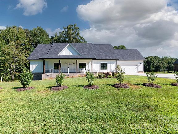 3rd image of 5345 Christopher Rd