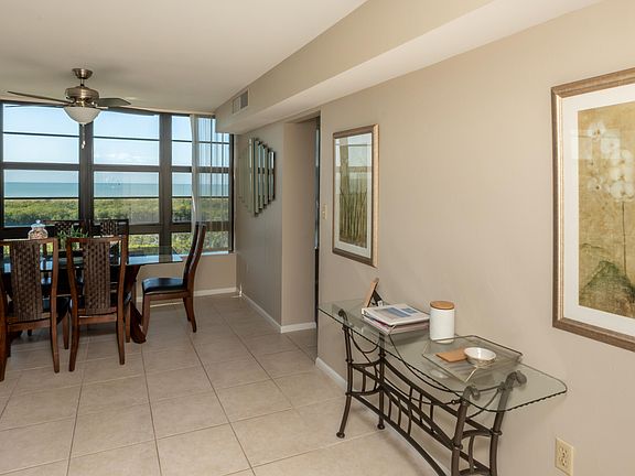 4th image of 440 Seaview Ct APT 611